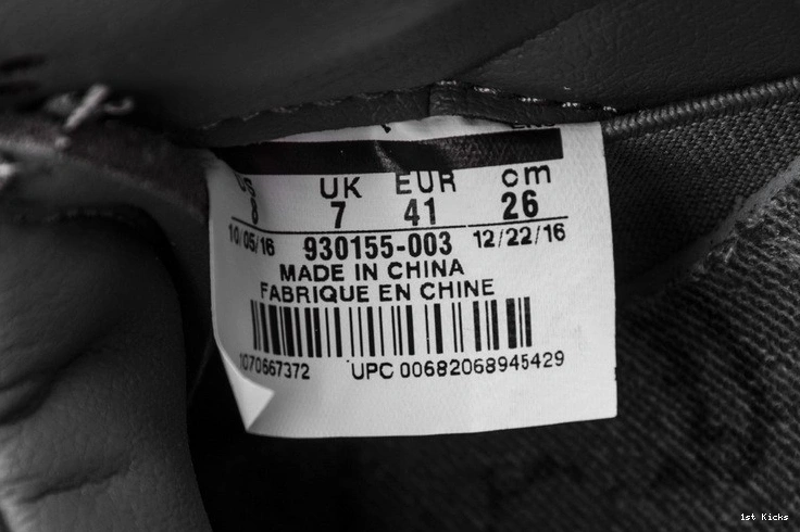 Air 4 Jordan 930155-003  Retro Kaws 0831